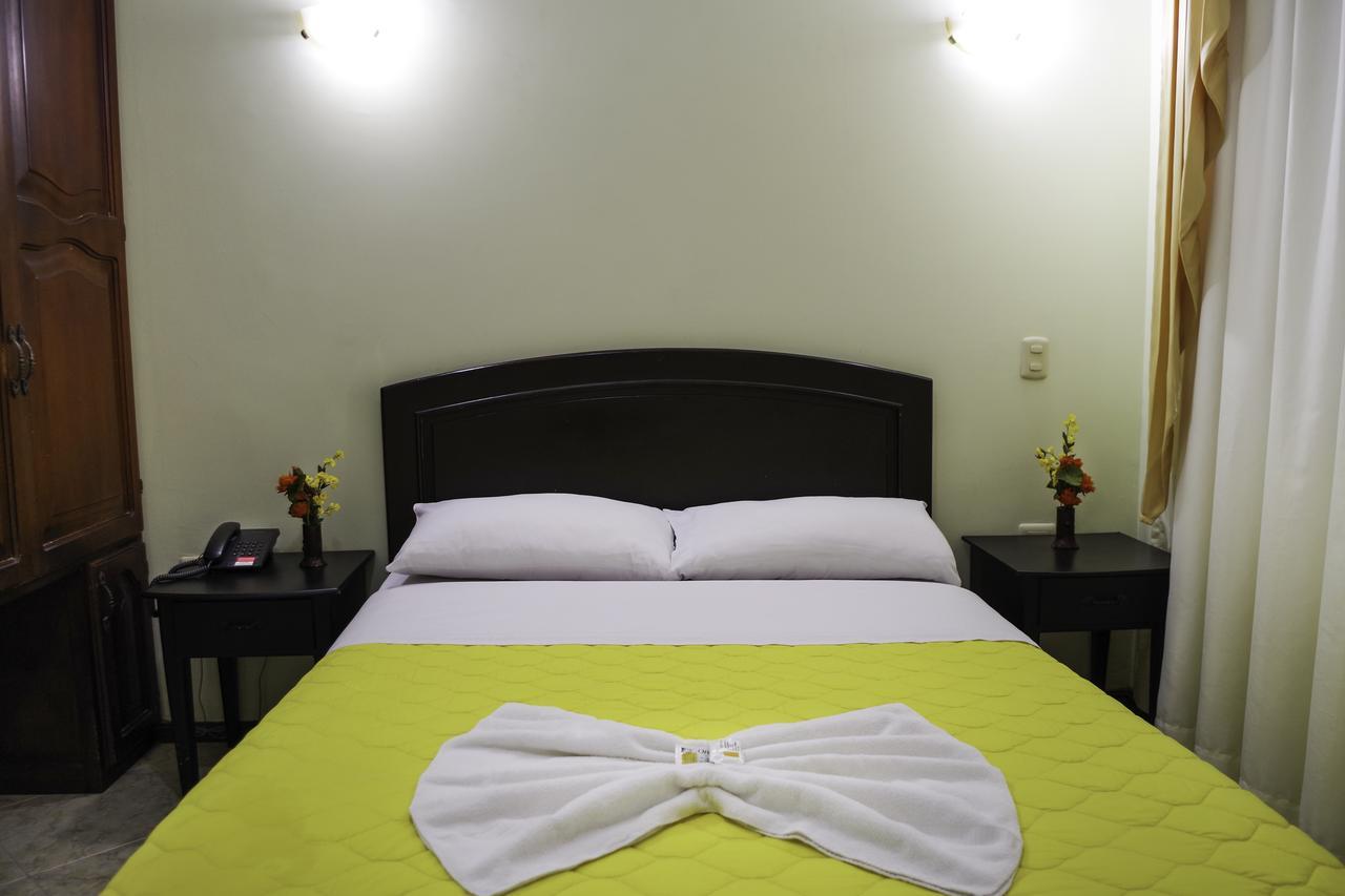 Hotel Oro Negro Puyo Dış mekan fotoğraf