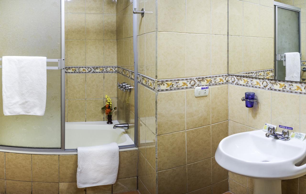 Hotel Oro Negro Puyo Dış mekan fotoğraf