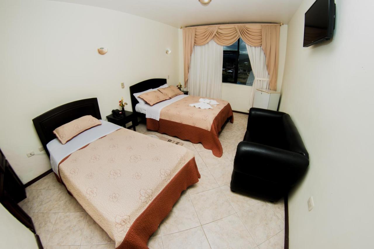Hotel Oro Negro Puyo Dış mekan fotoğraf